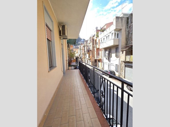 Trilocale in Vendita a Santa Lucia del Mela, 110'000&euro;, 114 m²