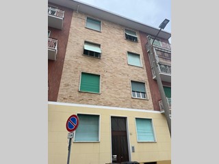Trilocale in Vendita a Rivoli, 75'000&euro;, 50 m²