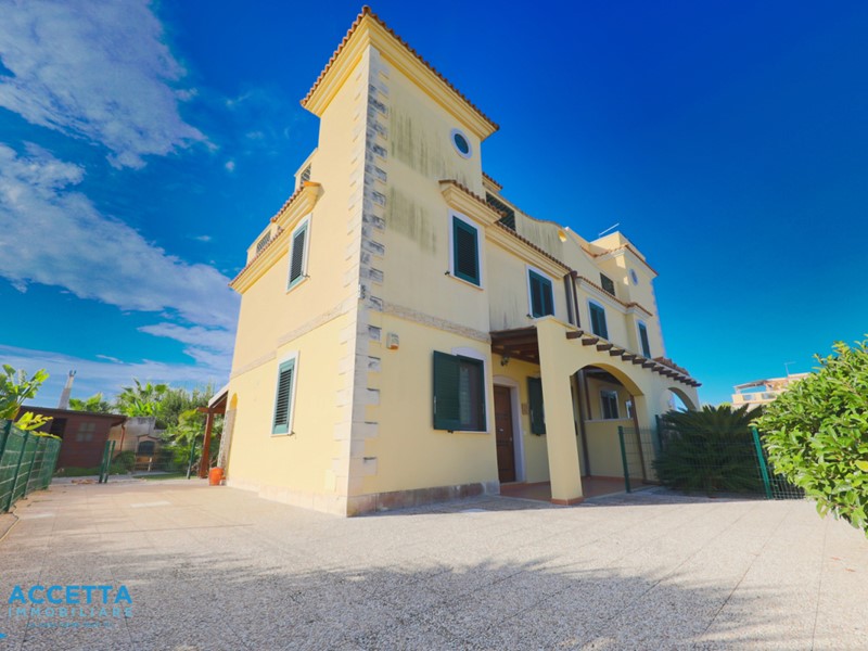 Casa Indipendente in Vendita a Taranto, zona San Vito, 239'000&euro;, 106 m²
