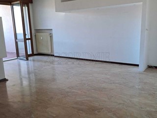 Appartamento in Vendita a Padova, zona San Carlo, 198'000€, 145 m², con Box
