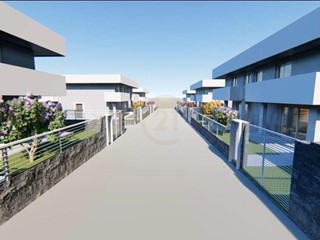 Villa in Vendita a Aci Sant'Antonio, zona Circonvallazione, 350'000€, 290 m², con Box