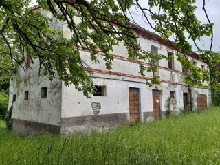 Casa Indipendente in Vendita a Cupramontana, 85'000&euro;, 200 m²