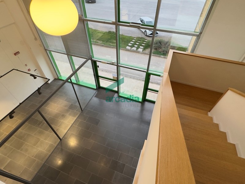 Capannone in Vendita a Casamassima, zona Casamassima, 650'000€, 890 m²