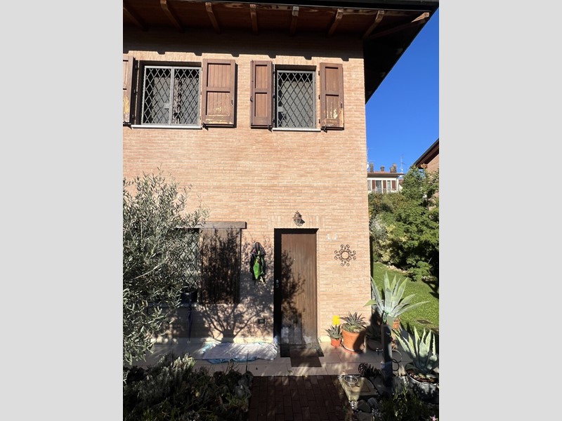 Villetta a schiera in Vendita a Valsamoggia, zona Zappolino, 309'000€, 195 m², con Box