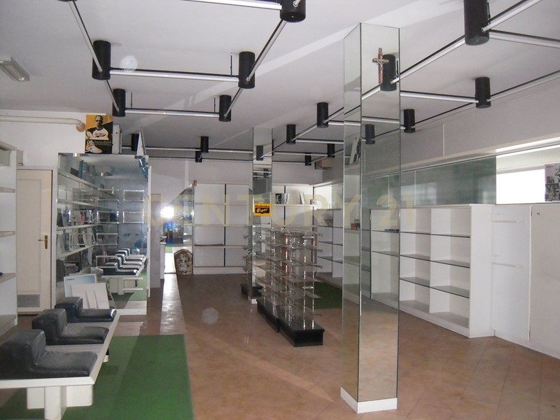 Immobile commerciale in Vendita a Bovolone, 195'000€, 336 m²