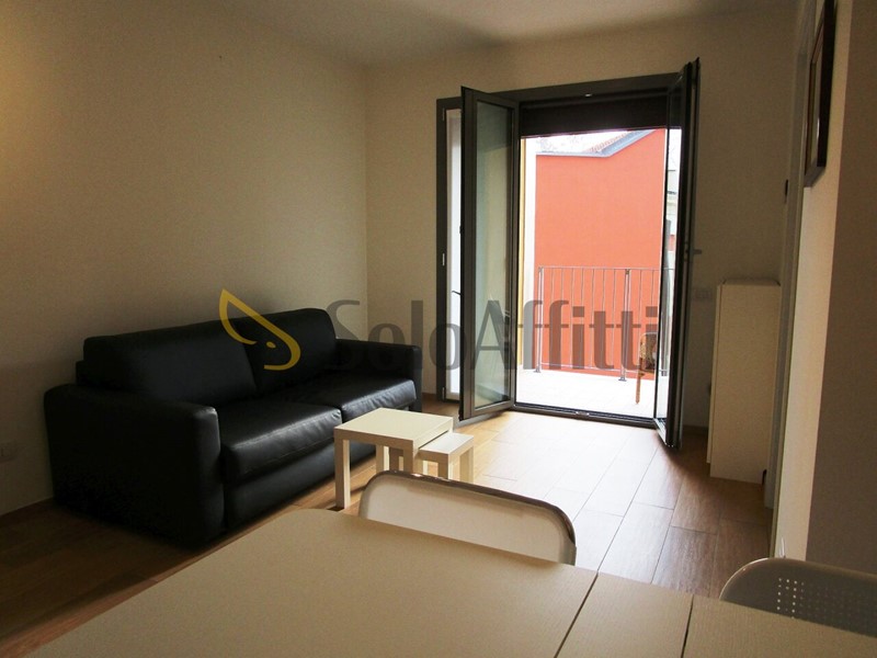 Bilocale in Affitto a Pavia, zona Stazione, 580€, 38 m², arredato