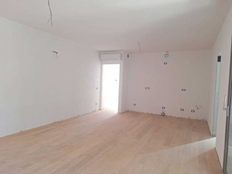Appartamento in Vendita a Rimini, 515'000€, 139 m², con Box