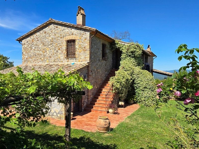 Casa Indipendente in Vendita a Castel Viscardo, 1'100'000€, 530 m², con Box