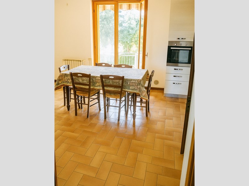 Quadrilocale in Vendita a San Casciano In Val Di Pesa, zona Quattro strade , 260'000€, 125 m²