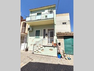 Casa Semi Indipendente in Vendita a Cepagatti, 95'000€, 130 m²