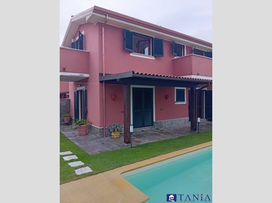 Casa Semi Indipendente in Vendita a Carrara, 320'000€, 120 m²