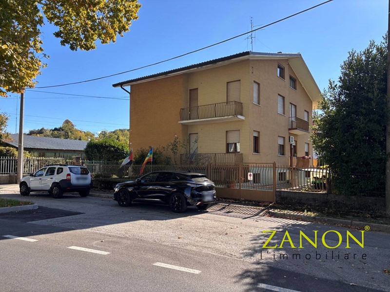 Casa Indipendente in Vendita a Gorizia, 320'000€, 316 m²