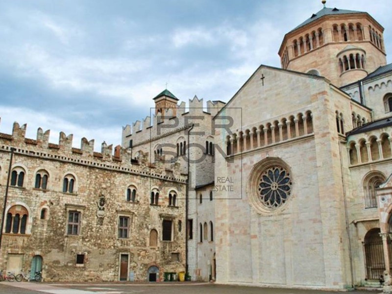 Appartamento in Affitto a Trento, 1'000€, 101 m²