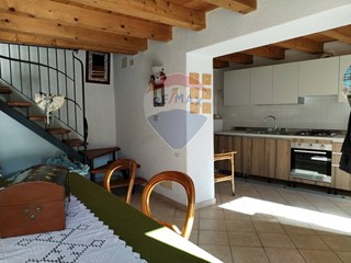 Casa Semi Indipendente in Affitto a Borgo Valbelluna, 600€, 90 m²