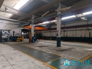 Capannone in Affitto a Mozzate, 5'500€, 1400 m²