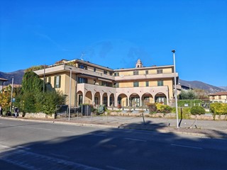 Ufficio in Vendita a Iseo, 220'000€, 106 m²