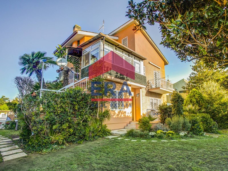 Villetta a schiera in Vendita a Roma, 499'000&euro;, 200 m²