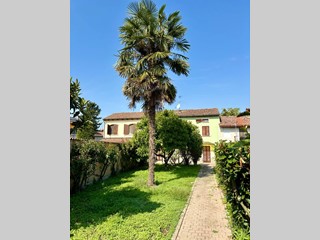Casa Indipendente in Vendita a Casal Cermelli, 145'000€, 170 m²