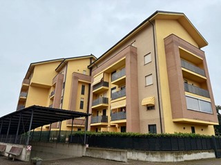 Quadrilocale in Vendita a Alessandria, 125'000€, 90 m²