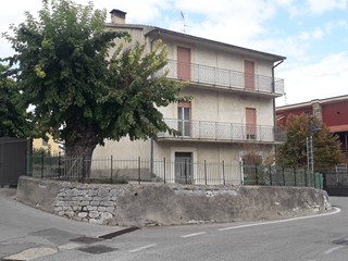 Casa Indipendente in Vendita a Roccamontepiano, 180'000€, 430 m²