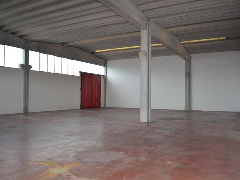 Capannone in Affitto a Casier, 1'300&euro;, 380 m²