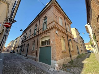 Casa Indipendente in Vendita a Ferrara, 350'000&euro;, 170 m²