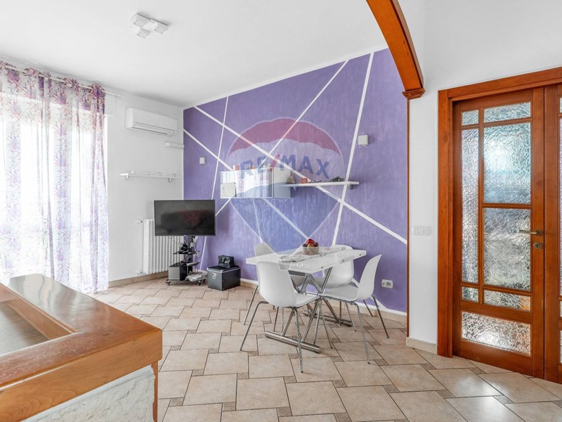 Trilocale in Vendita a Vanzago, 169'000&euro;, 88 m²