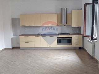 Bilocale in Vendita a Agrate Brianza, 140'000€, 73 m²