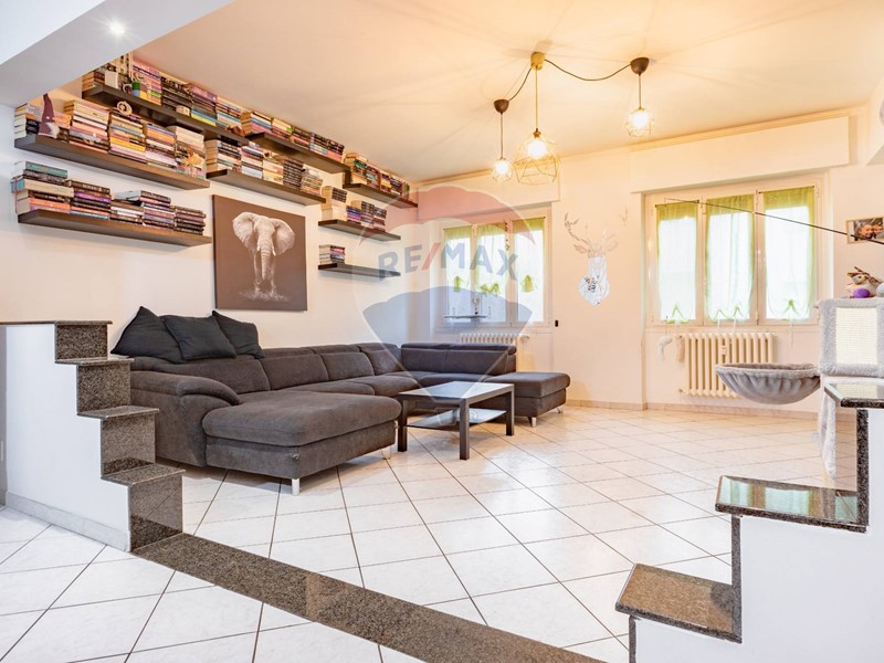 Trilocale in Vendita a Nerviano, 159'000€, 93 m²