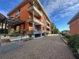 Trilocale in Vendita a Varese, 60'000€, 98 m²