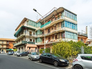 Quadrilocale in Vendita a Aci Sant'Antonio, 67'000&euro;, 86 m²
