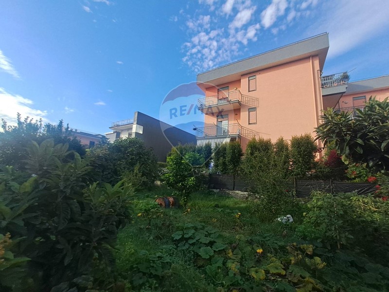 Appartamento in Vendita a Riposto, 120'000€, 139 m²