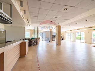 Immobile commerciale in Vendita a Ravenna, 500'000&euro;, 1400 m²