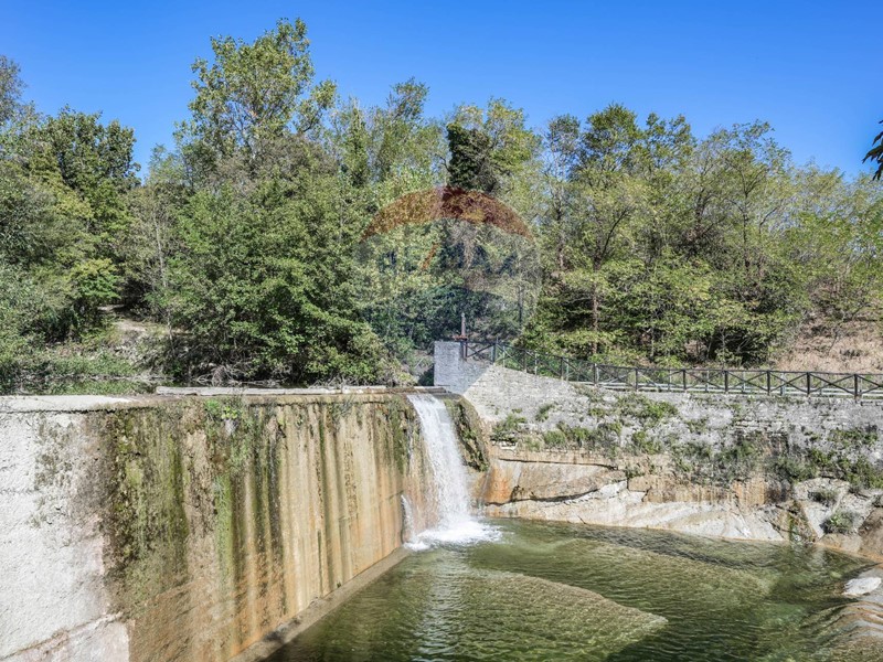 Rustico in Vendita a Portico e San Benedetto, 375'000&euro;, 250 m², con Box