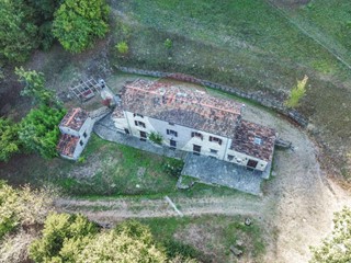 Rustico in Vendita a Portico e San Benedetto, 375'000&euro;, 250 m², con Box