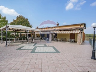 Attività commerciale in Vendita a Bertinoro, 650'000&euro;, 500 m²