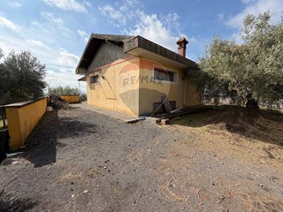 Casa Indipendente in Vendita a Belpasso, 99'000€, 101 m²