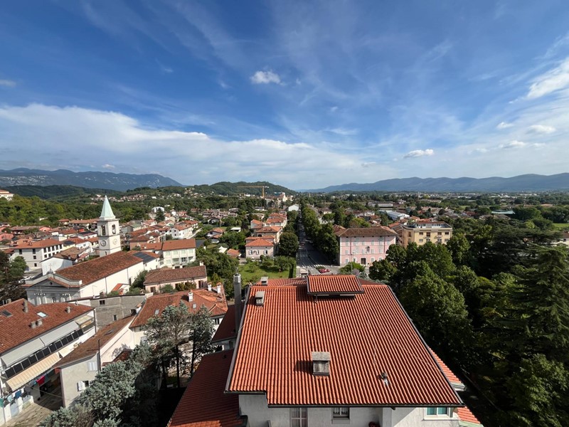 Appartamento in Vendita a Gorizia, 230 m²