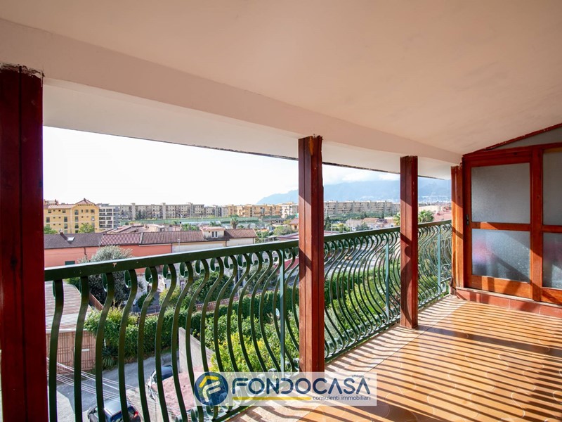 Villa in Vendita a Salerno, 300'000&euro;, 150 m²