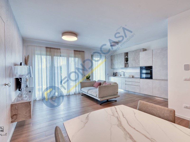 Trilocale in Vendita a Limbiate, 198'000€, 85 m²