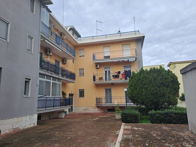 Appartamento in Vendita a San Giorgio Ionico, 69'000€, 120 m²