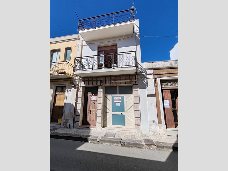 Casa Indipendente in Vendita a Floridia, 145'000€, 150 m²