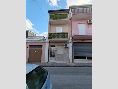 Casa Indipendente in Vendita a Solarino, 85'000€, 174 m²