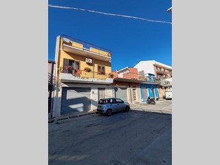 Casa Indipendente in Vendita a Floridia, 115'000€, 200 m²