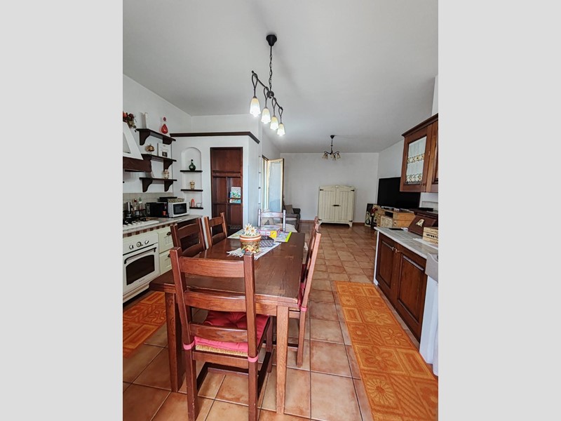 Appartamento in Vendita a Floridia, 118'000€, 150 m²