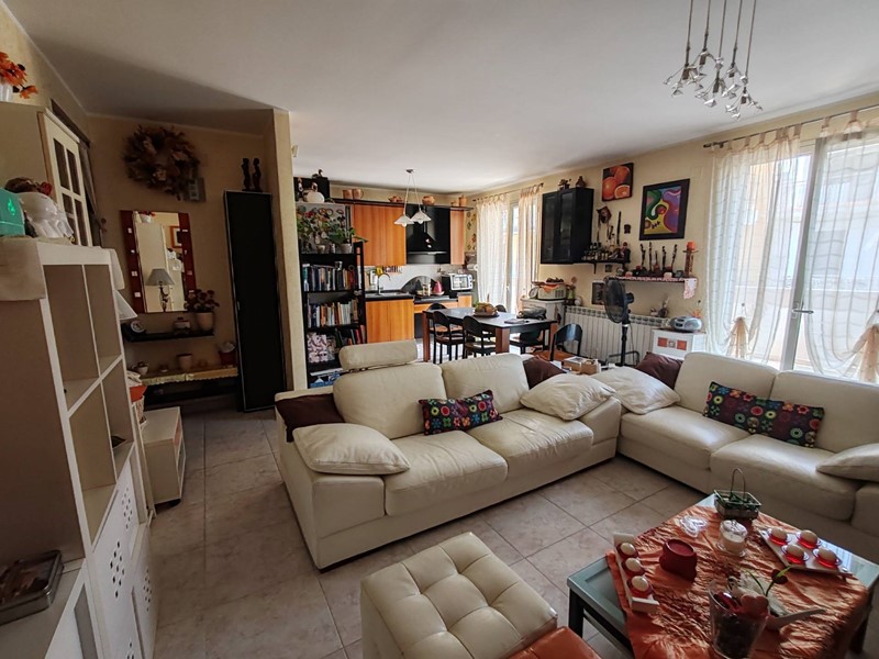 Quadrilocale in Vendita a Floridia, 110'000€, 110 m²