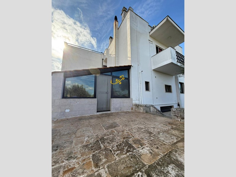 Villa in Vendita a Castellana Grotte, 480'000&euro;, 389 m²