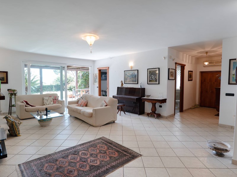 Casa Semi Indipendente in Vendita a Giugliano in Campania, 270'000&euro;, 150 m²