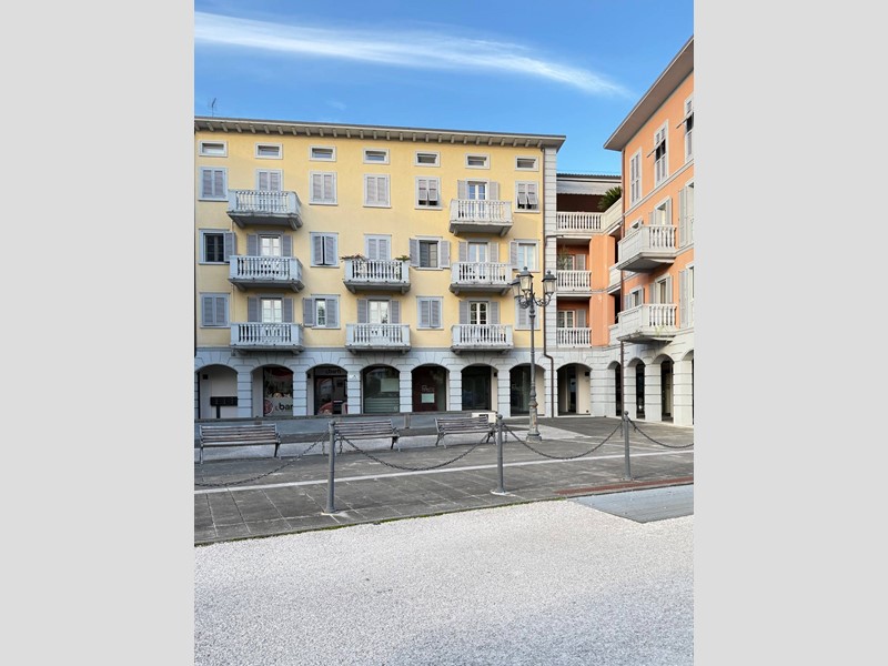 Immobile commerciale in Affitto a Lucca, 900&euro;, 100 m²