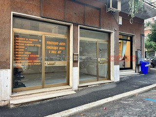 Negozio in Vendita a Cassino, 53'000€, 40 m²